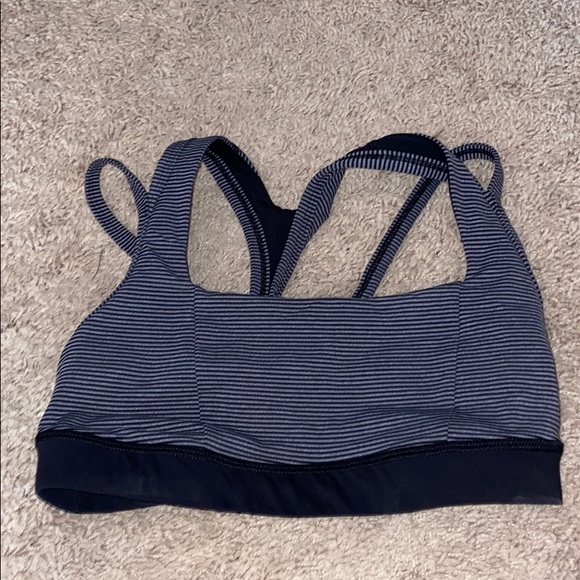 Rare Lululemon sports bra size 4 - Picture 1 of 2